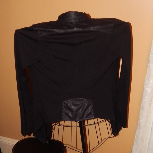 Ladies CAbi Open Front Black Jacket - Size XS - Asymmetrical Drape - Picture 5 of 7